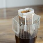 Minimalisme i Køkkenet: Sådan Integrerer Du en Minimalistisk Kaffemaskine i Dit Hjem